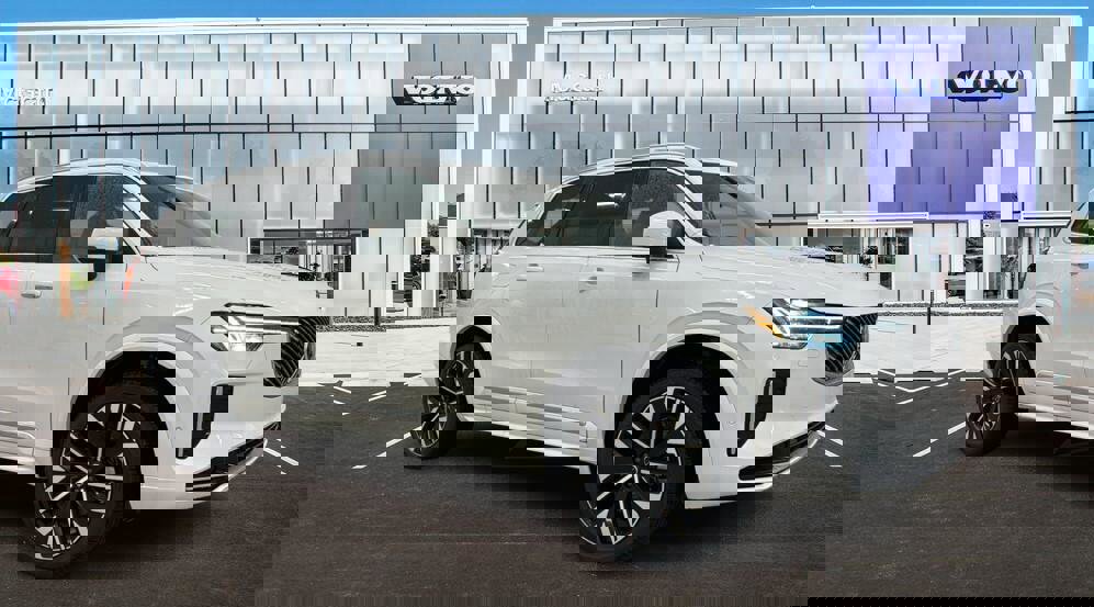 New 2026 Volvo XC90 T8 Plus w/ Protection Package Premier
