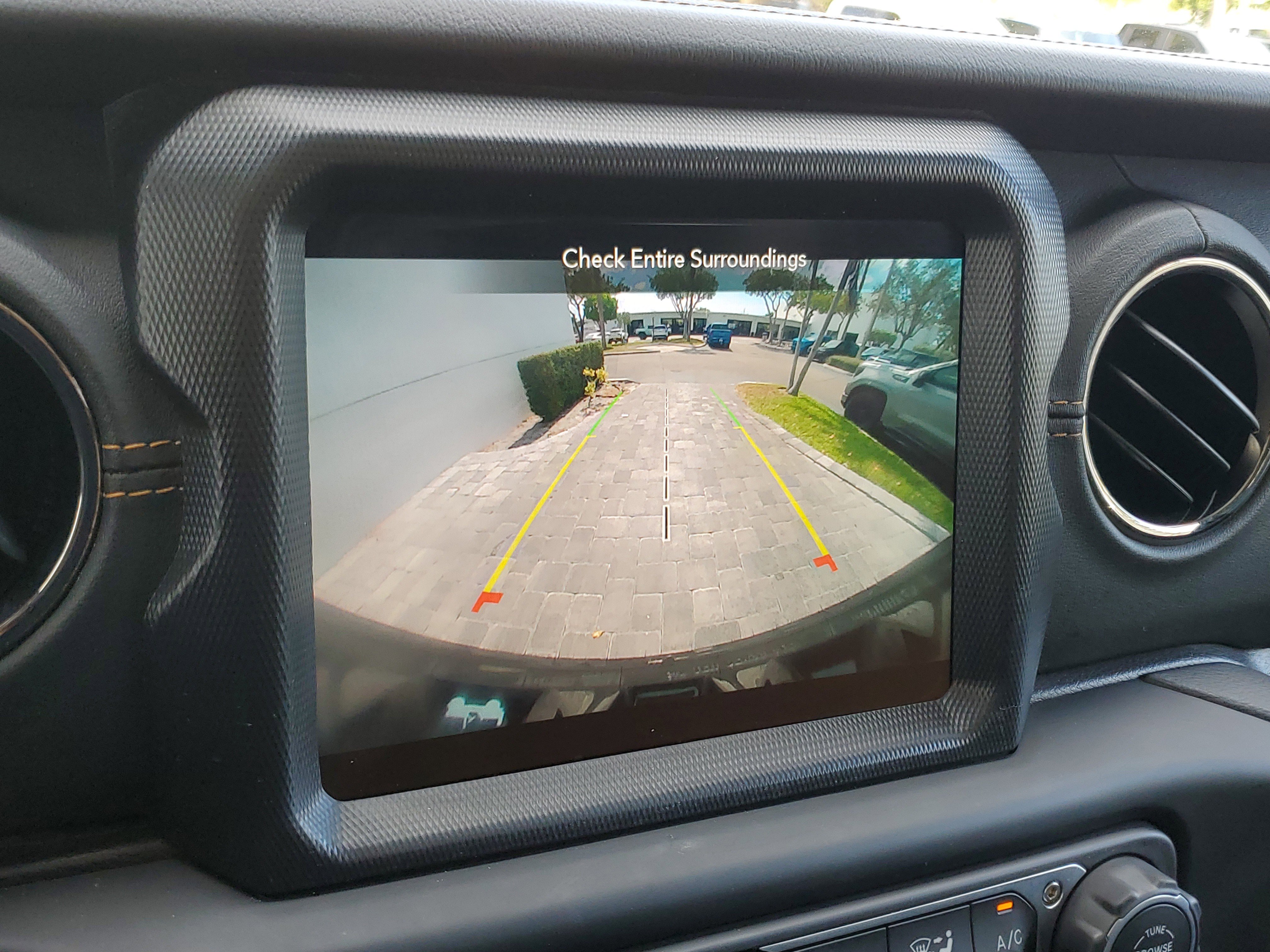 Used 2022 Jeep Wrangler Unlimited Sahara image 27