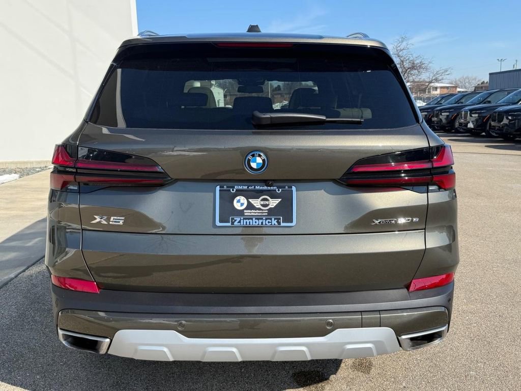 Certified 2025 BMW X5 xDrive50e w/ Executive Package image 4