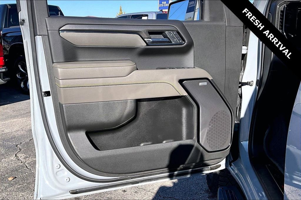 Used 2025 Chevrolet Silverado 1500 ZR2 w/ Dark Appearance Package image 19