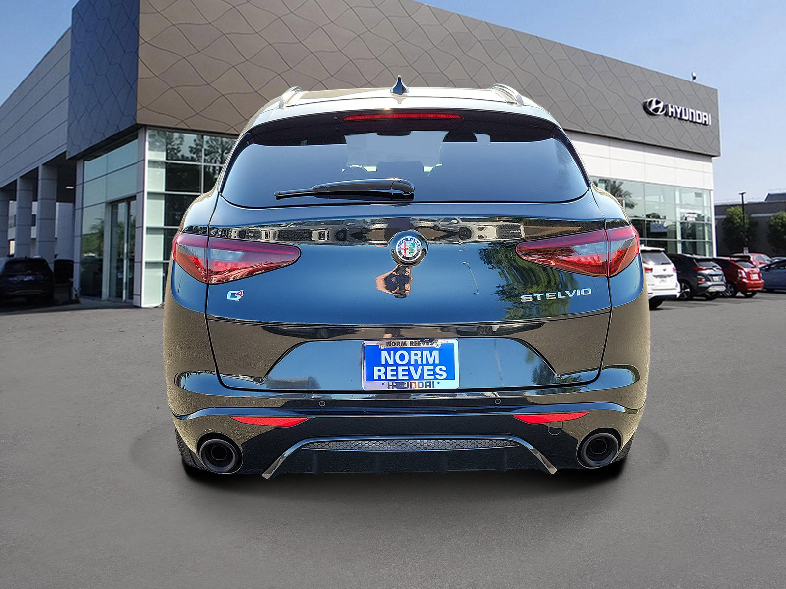 Used 2022 Alfa Romeo Stelvio Veloce AWD/4WD image 4