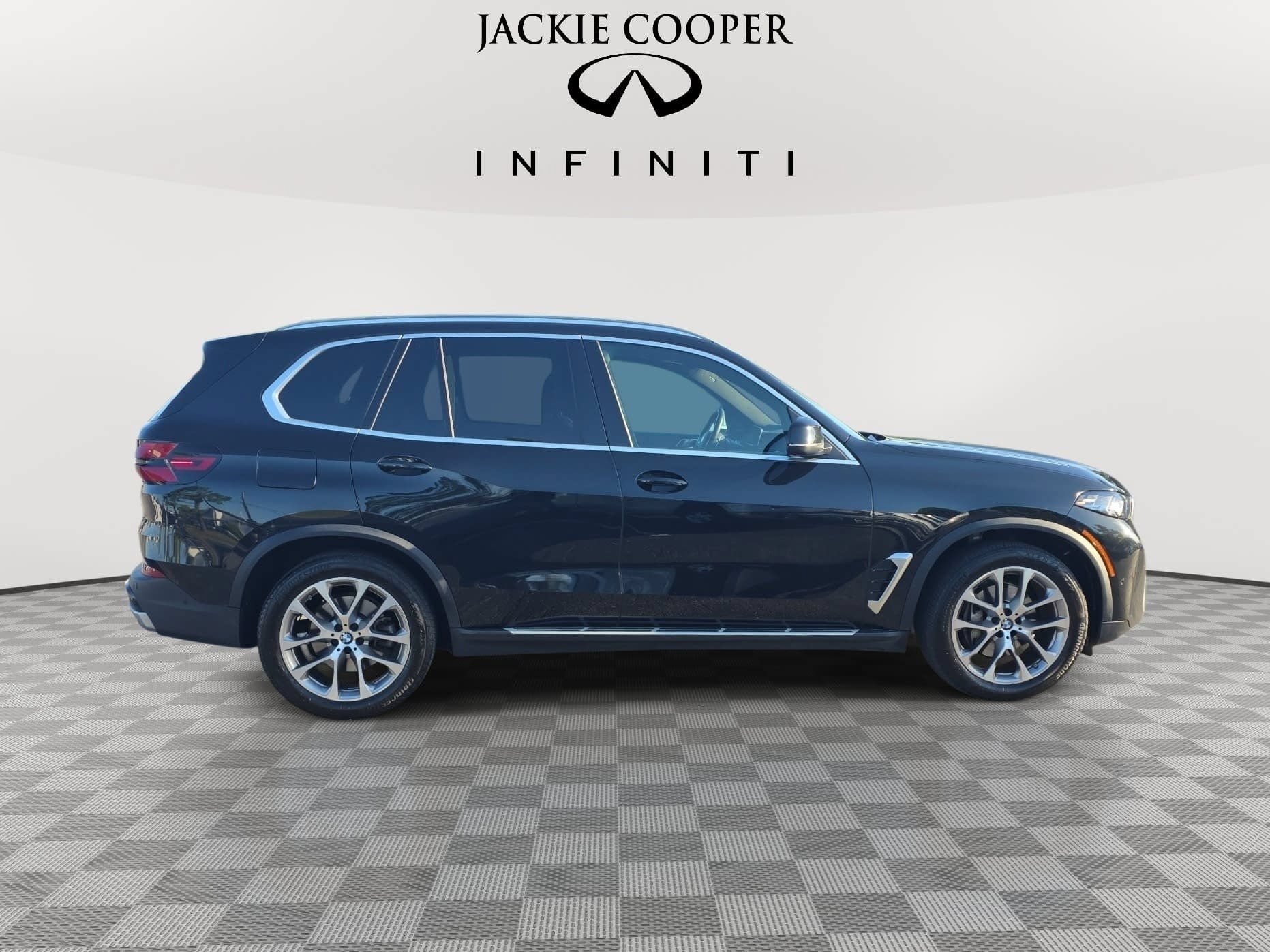 Used 2025 BMW X5 xDrive40i AWD/4WD image 4