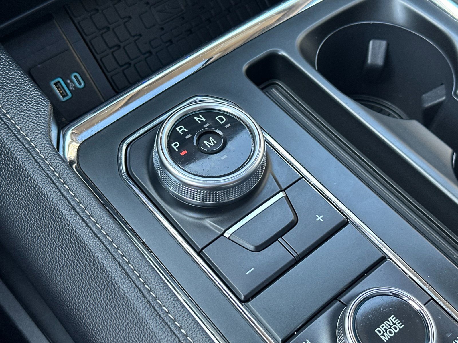 Used 2024 Ford Expedition XLT image 25