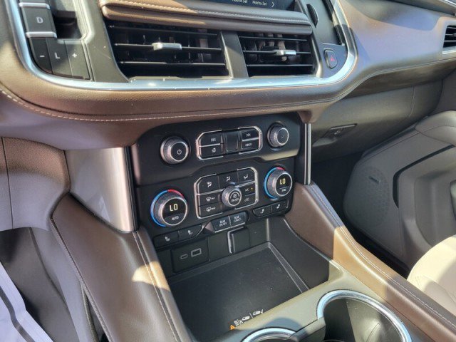 Used 2024 Chevrolet Tahoe Z71 w/ Luxury Package AWD/4WD image 19