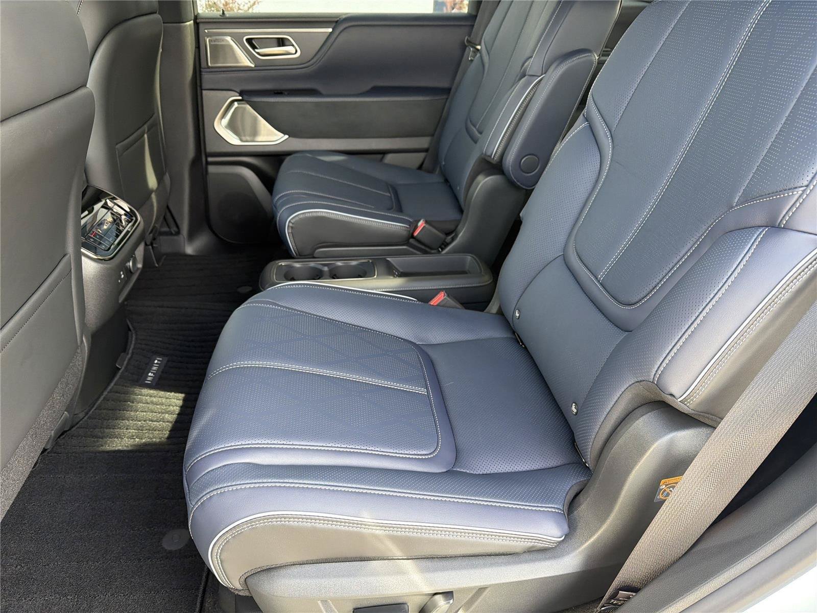 New 2026 INFINITI QX80 4WD w/ Sport Exterior Package image 42