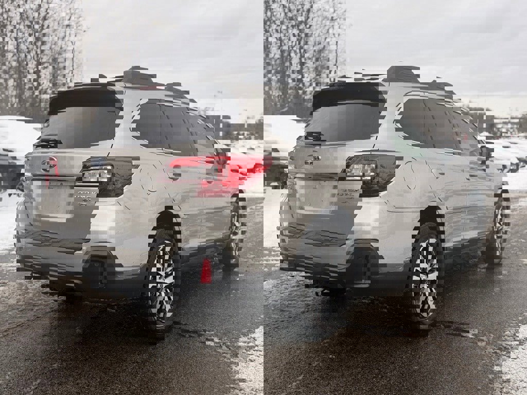 Used 2019 Subaru Outback 3.6R Limited image 6