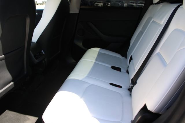 Used 2024 Tesla Model Y Long Range AWD/4WD image 28