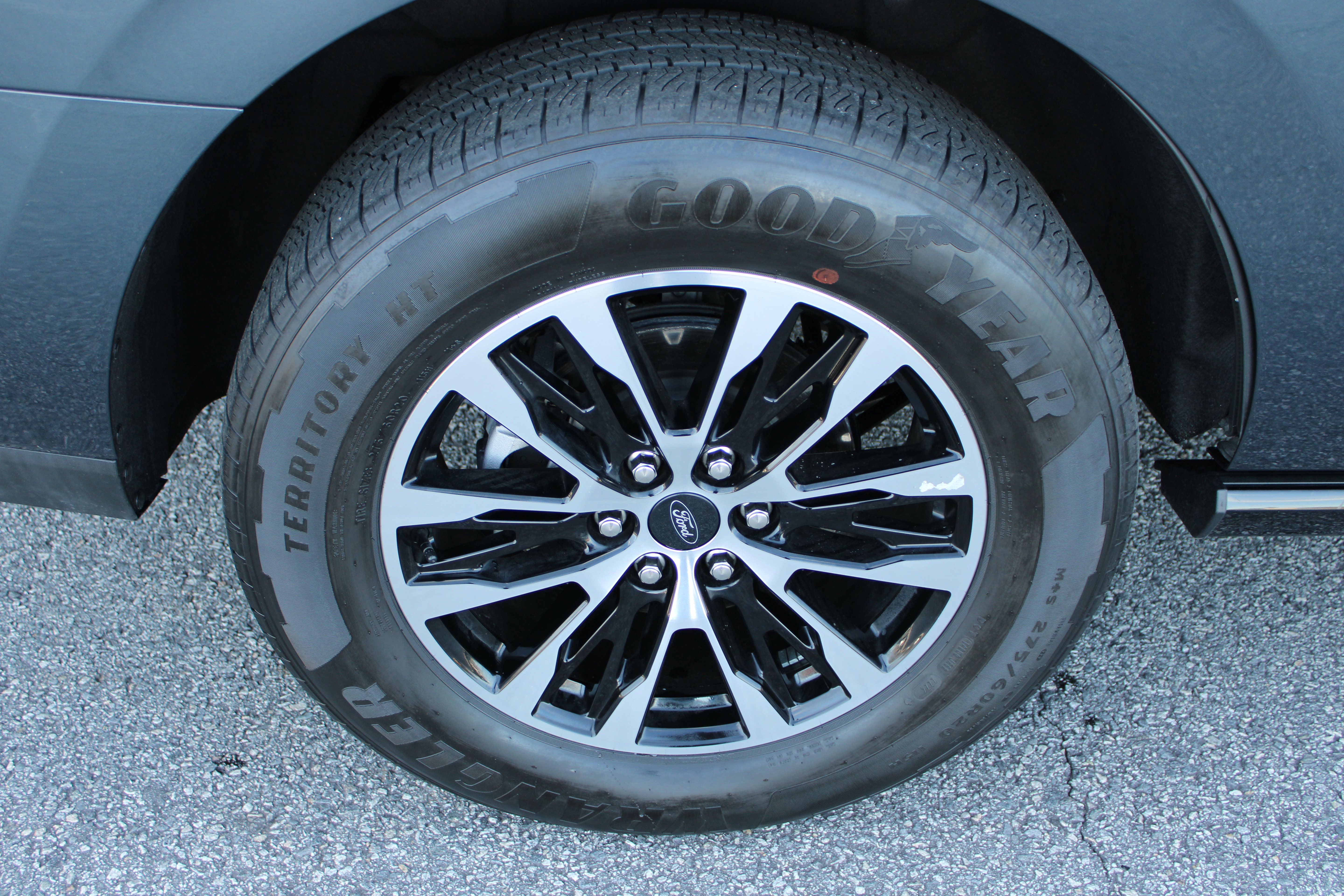 Used 2025 Ford Expedition Platinum image 12