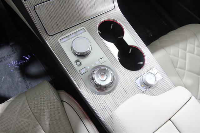Certified 2025 Genesis GV80 3.5T Prestige AWD/4WD image 15