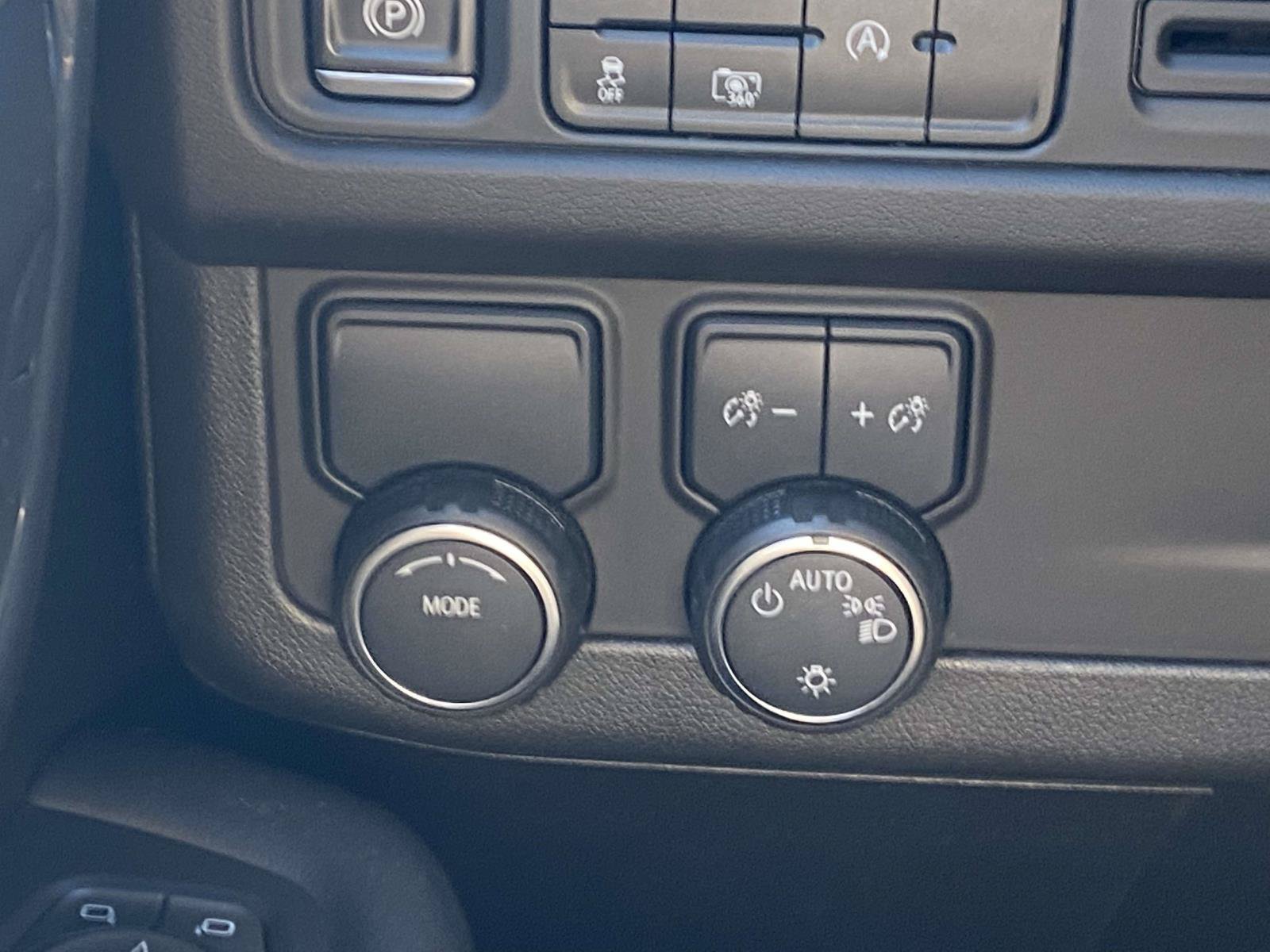 Used 2023 Chevrolet Tahoe LT w/ Luxury Package RWD image 29