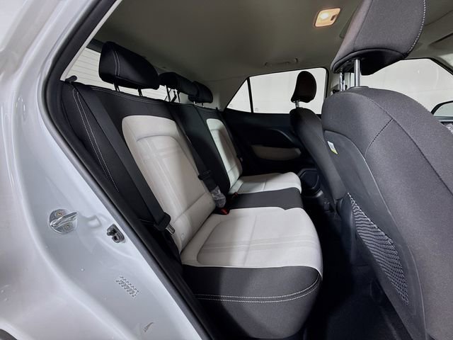 Used 2022 Hyundai Venue SEL FWD image 28