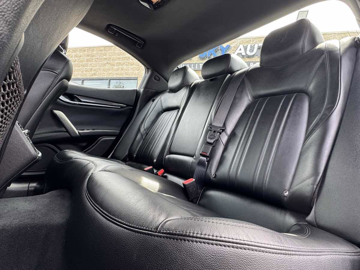 Used 2016 Maserati Ghibli RWD image 42
