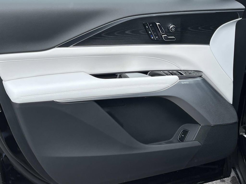 New 2026 Cadillac Lyriq Premium Luxury image 22