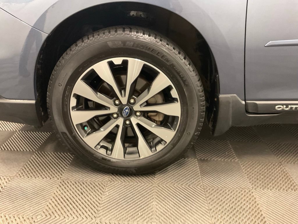 Used 2017 Subaru Outback 2.5i Limited AWD/4WD image 9