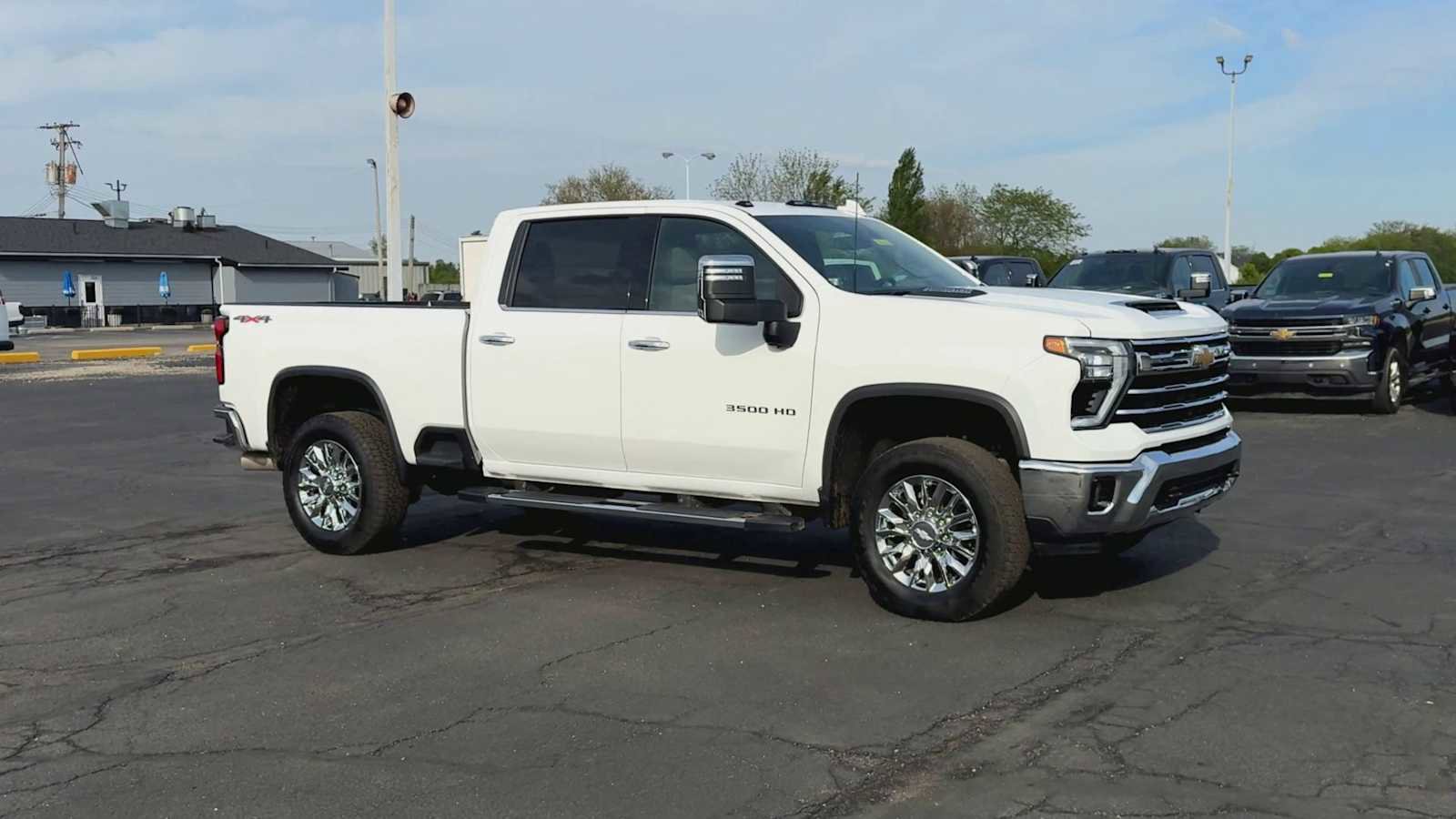 Used 2025 Chevrolet Silverado 3500 LTZ w/ LTZ Convenience Package AWD/4WD image 2