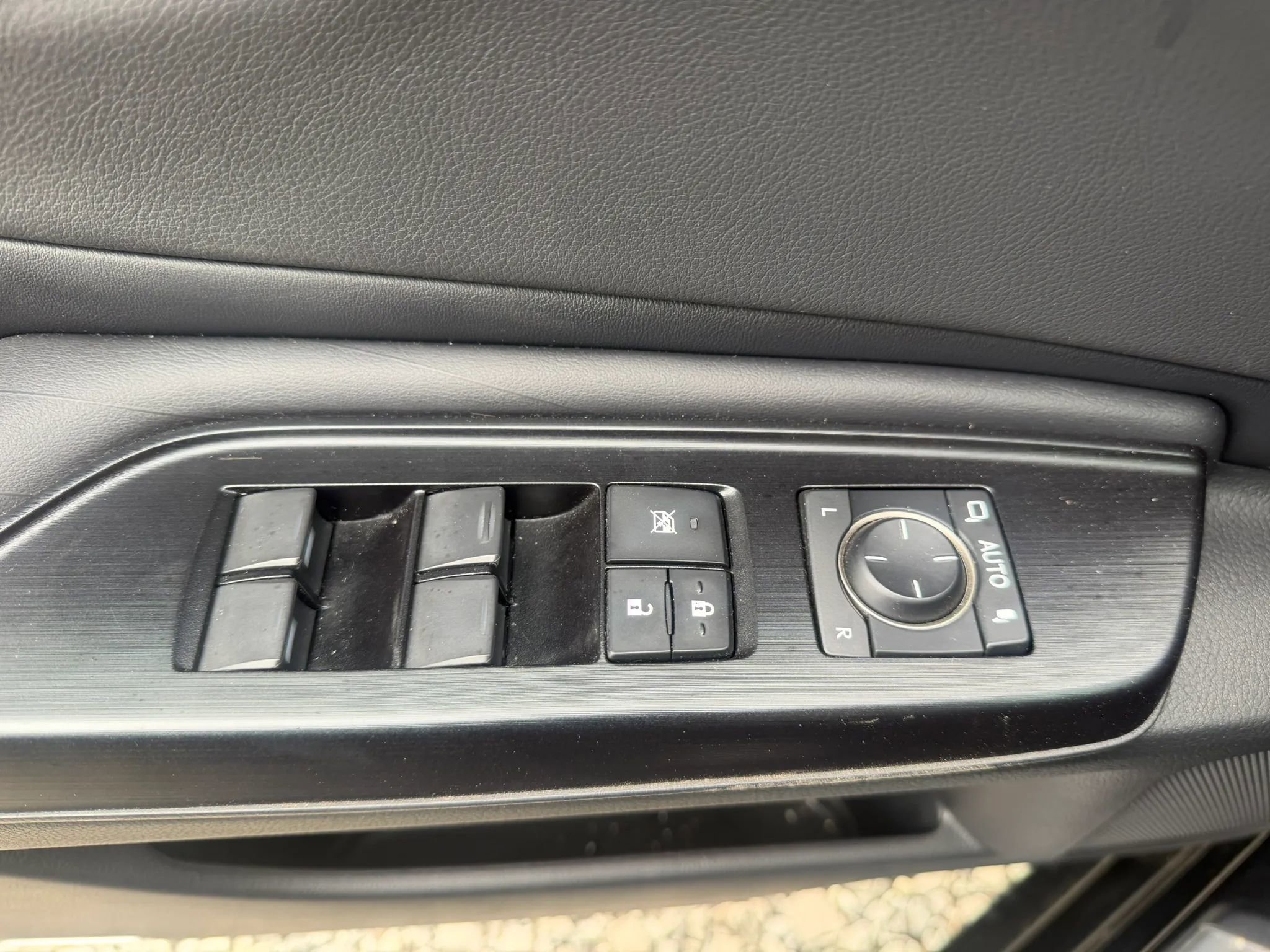 Used 2020 Lexus ES 300h w/ Accessory Package FWD image 25