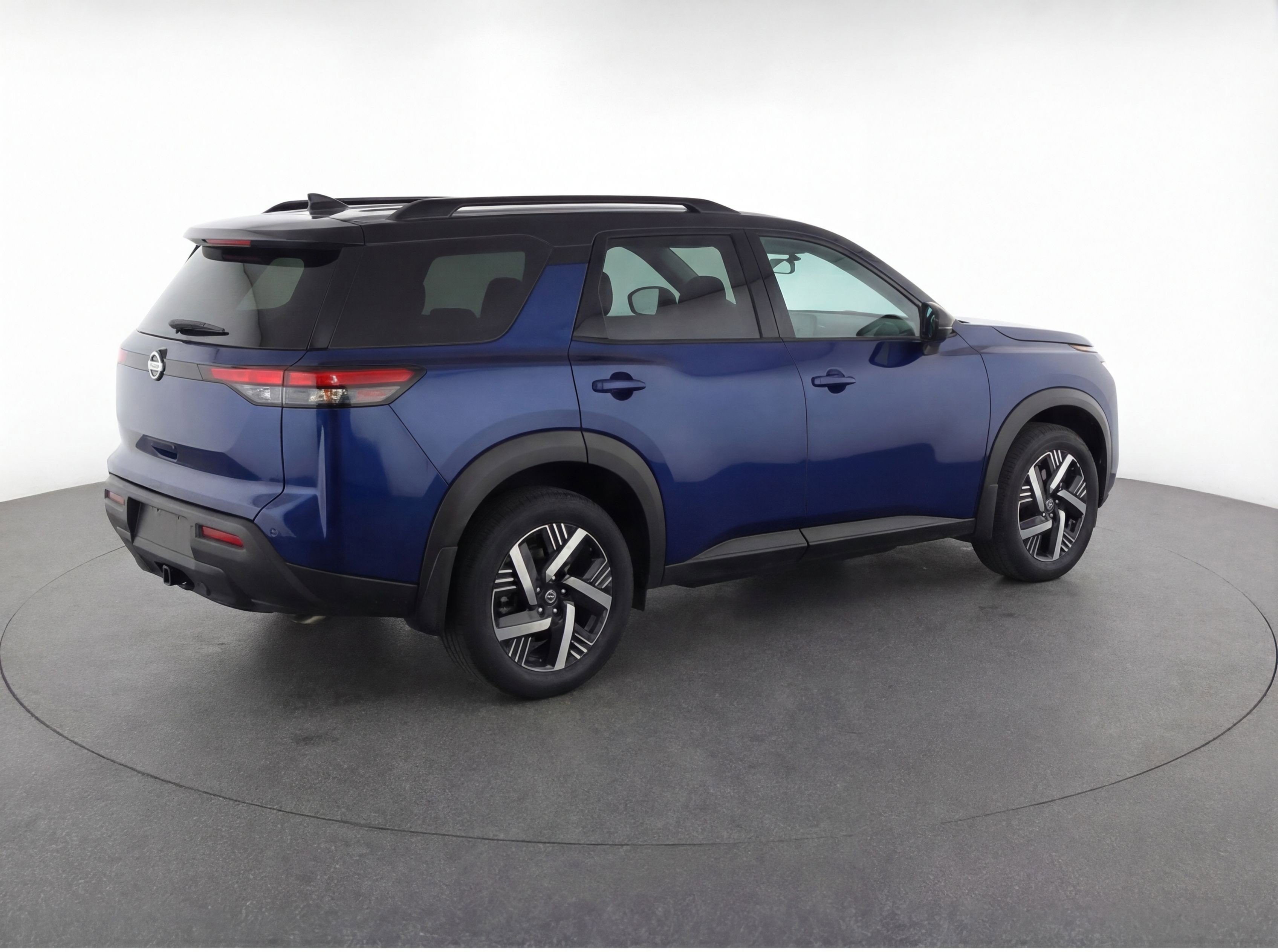 Used 2025 Nissan Kicks SV image 9