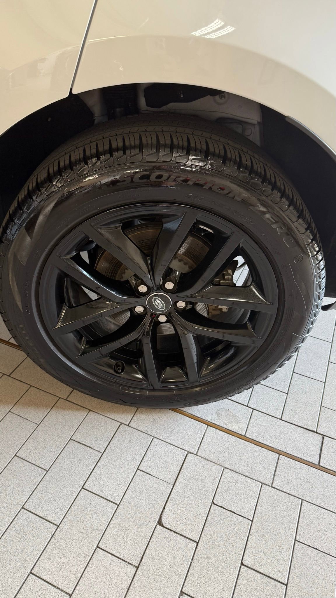 Used 2024 Land Rover Range Rover Velar S image 41