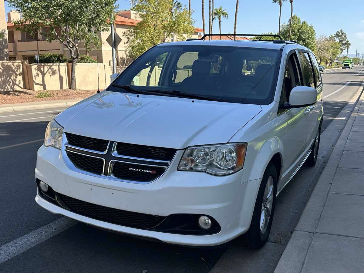 Used 2020 Dodge Grand Caravan SXT FWD image 4