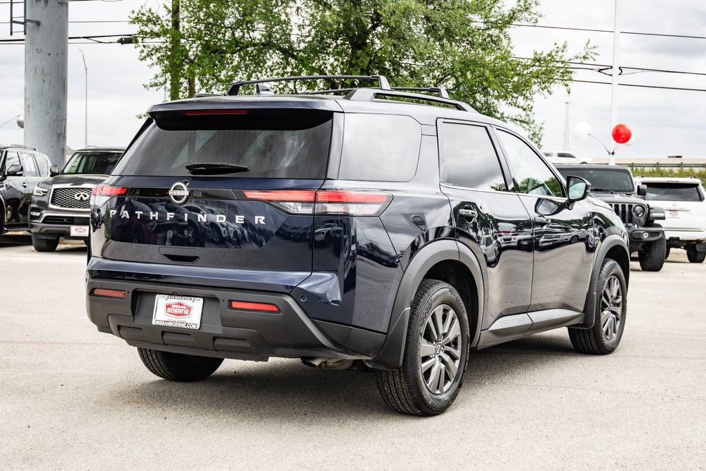 Used 2025 Nissan Pathfinder SV image 5