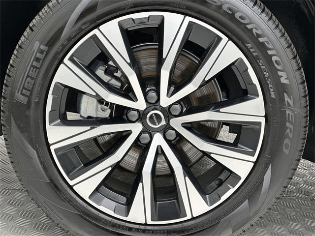 Certified 2025 Volvo XC60 B5 Plus w/ Climate Package image 10