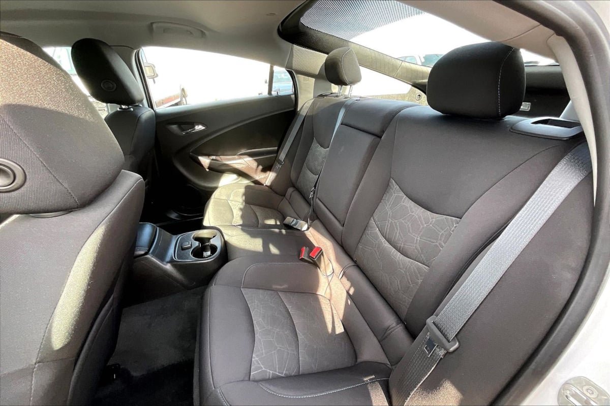 Used 2018 Chevrolet Volt LT FWD image 24