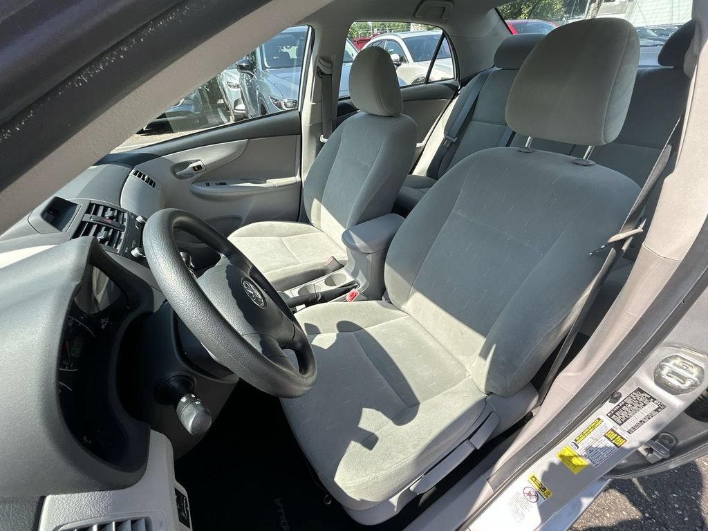 Used 2013 Toyota Corolla L FWD image 15