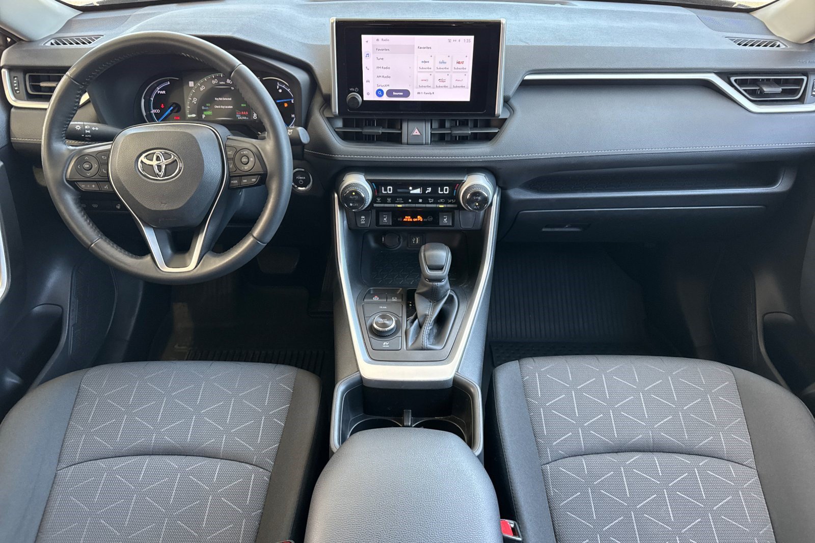 Used 2023 Toyota RAV4 XLE w/ Convenience Package AWD/4WD image 17