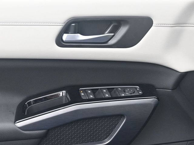 New 2026 Nissan Pathfinder SL FWD image 17