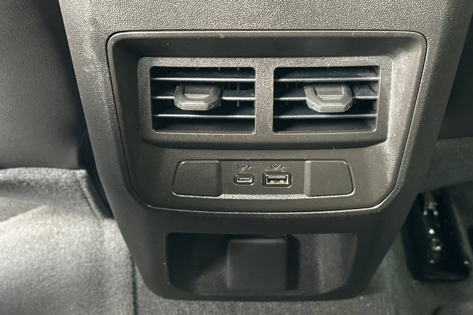 Certified 2023 GMC Canyon AT4 w/ AT4 Premium Package AWD/4WD image 15