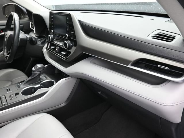 Used 2021 Toyota Highlander XLE image 46