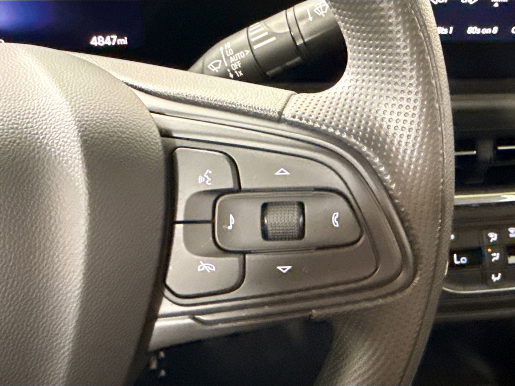 Used 2025 Buick Envista Preferred w/ Convenience II Package FWD image 12