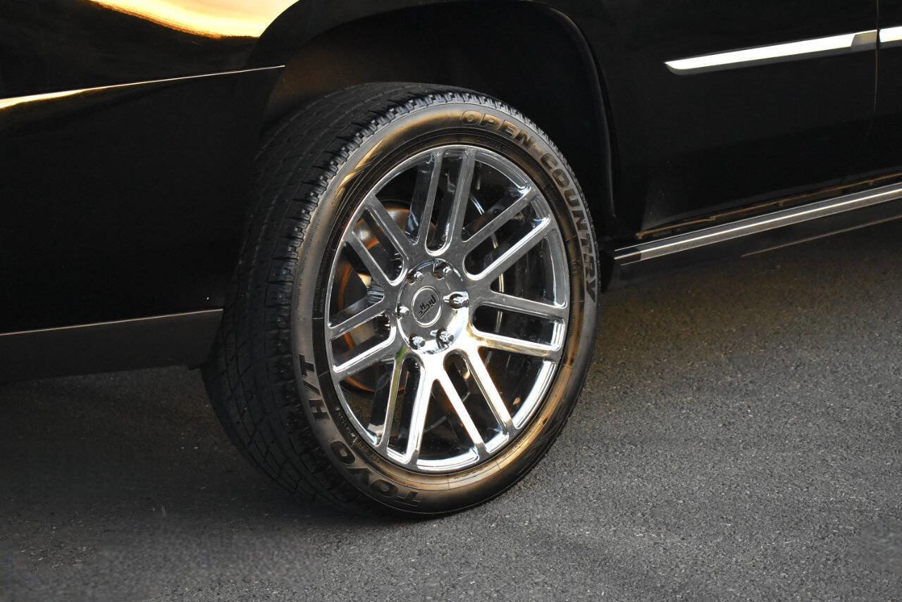 Used 2015 Cadillac Escalade Premium image 13