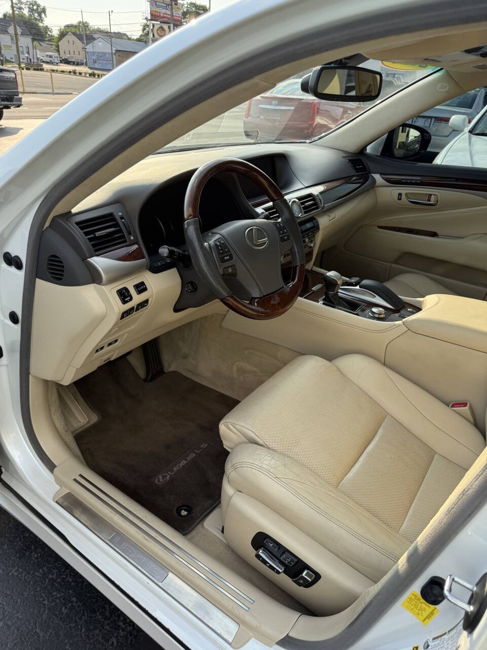 Used 2016 Lexus LS 460 L RWD image 10