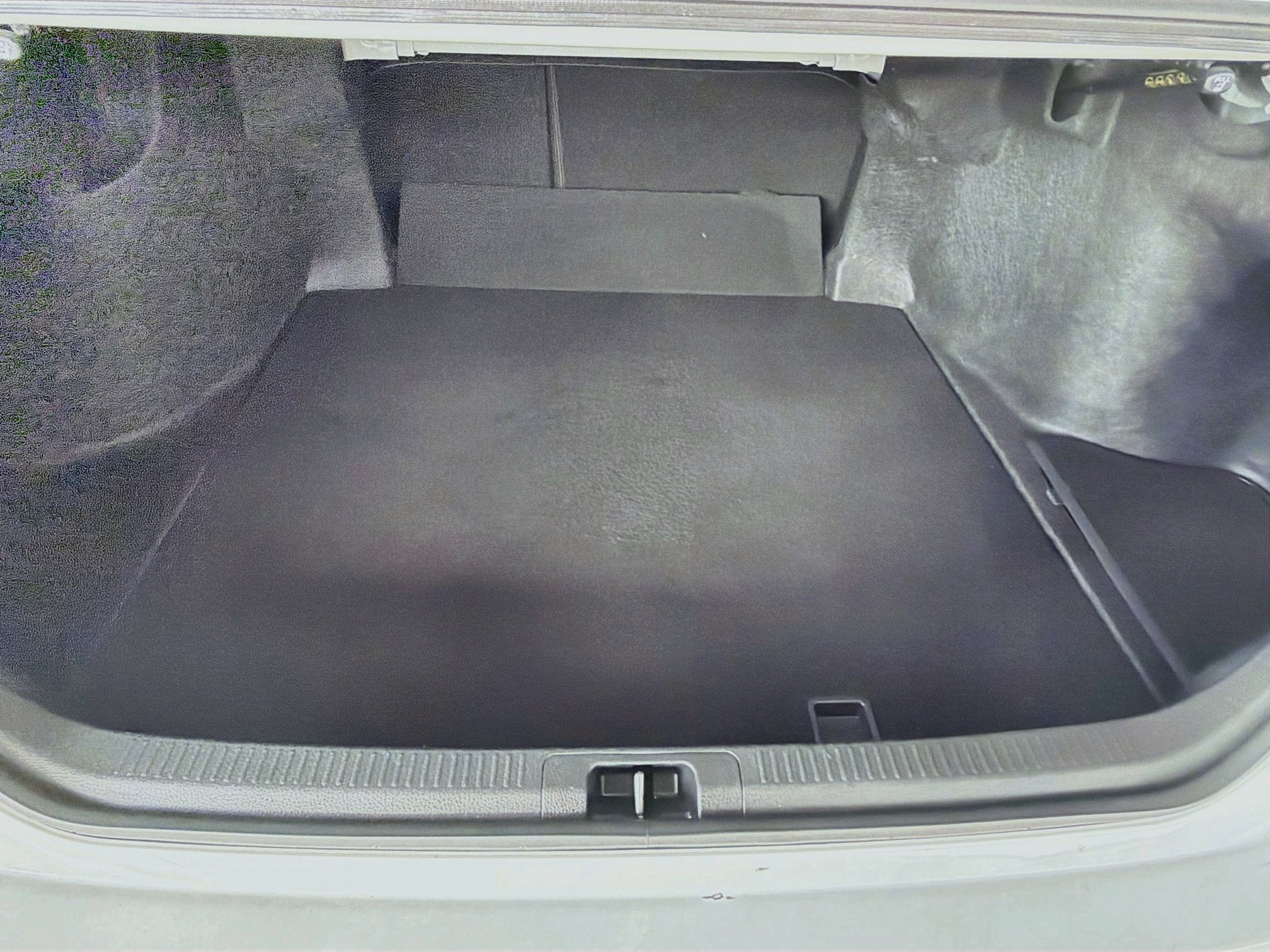 Used 2025 Toyota Camry LE FWD image 29