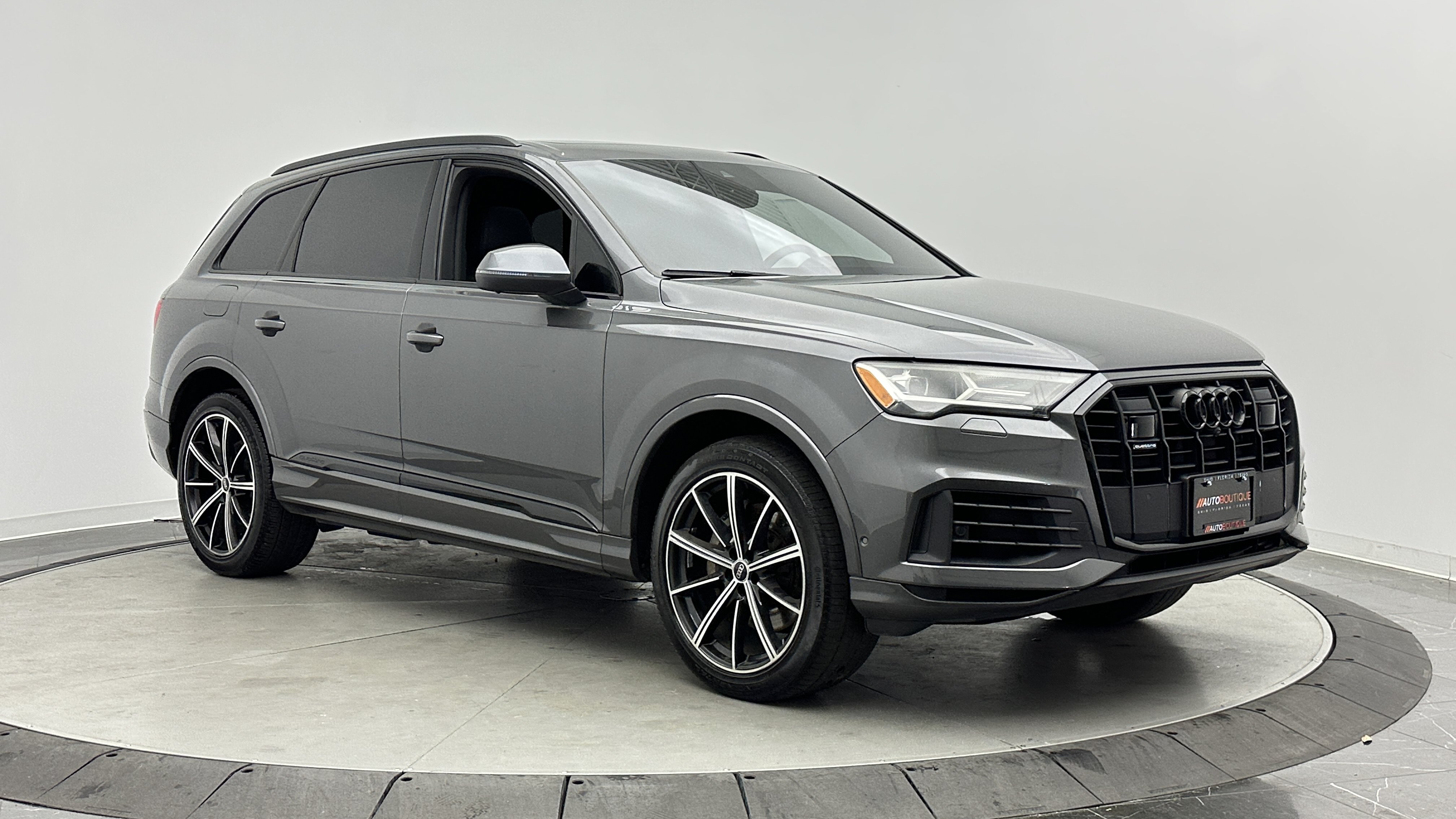 Used 2022 Audi Q7 3.0T Premium Plus w/ Premium Plus Package AWD/4WD image 3
