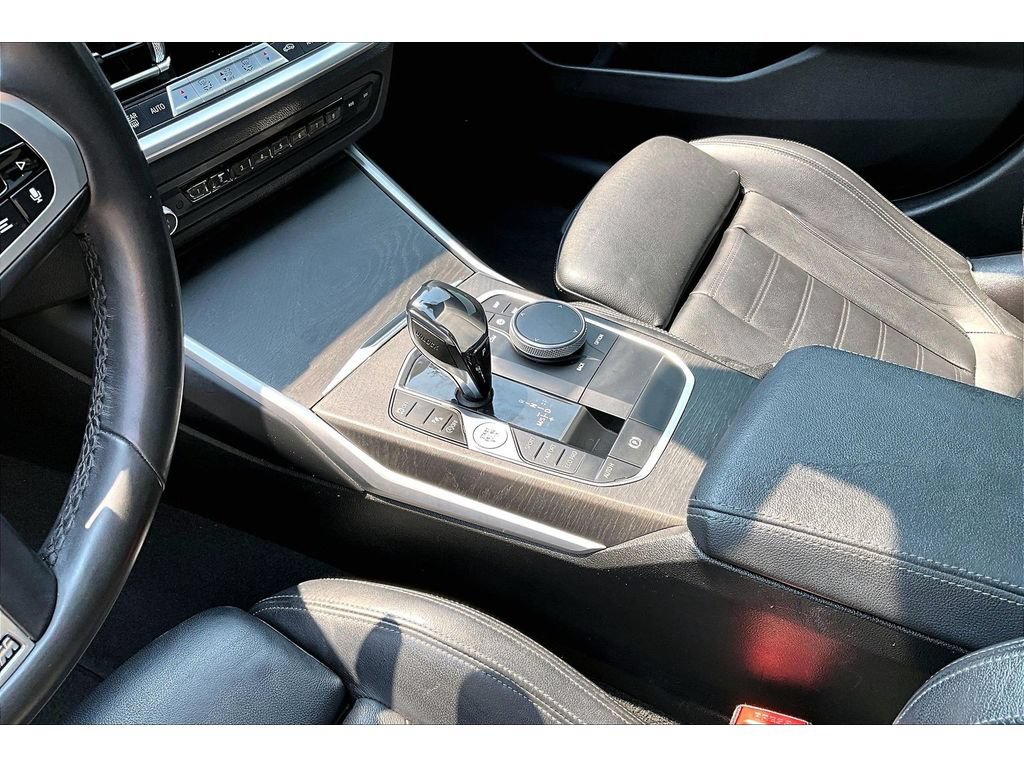 Used 2020 BMW 330i Sedan w/ M Sport Package RWD image 17