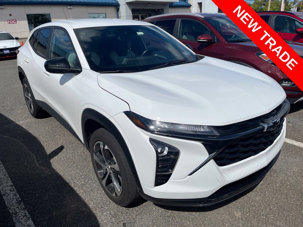 Used 2025 Chevrolet Trax RS w/ Driver Confidence Package