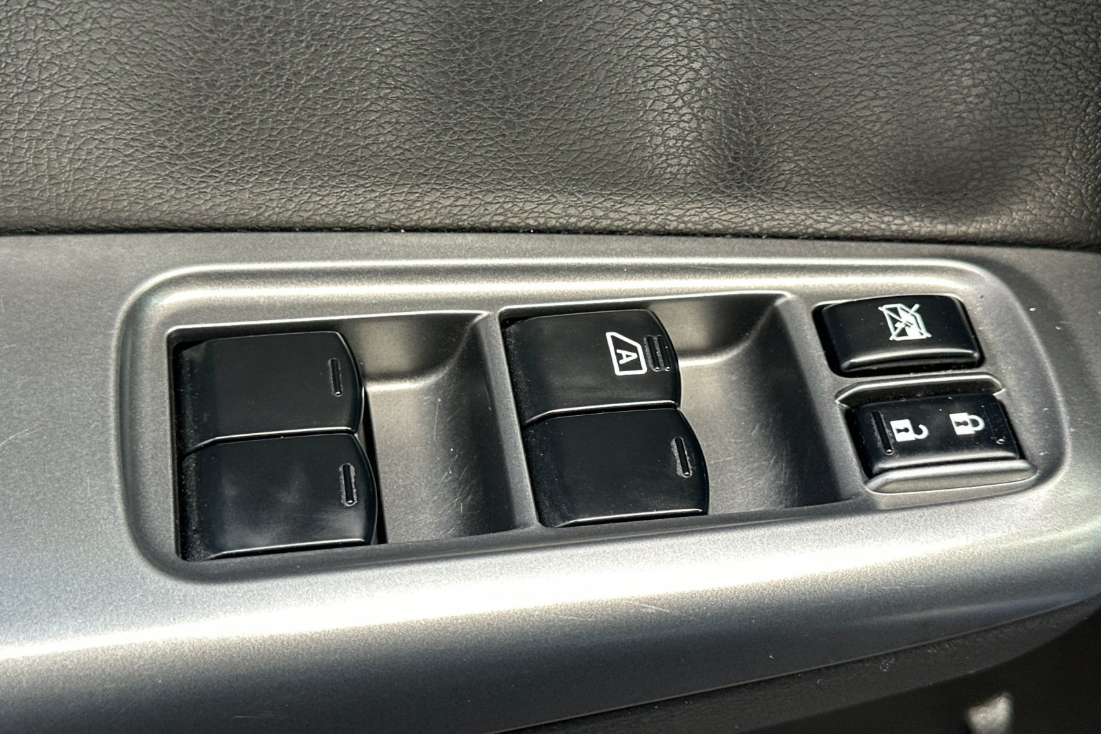 Used 2011 Subaru Impreza WRX Limited AWD/4WD image 12