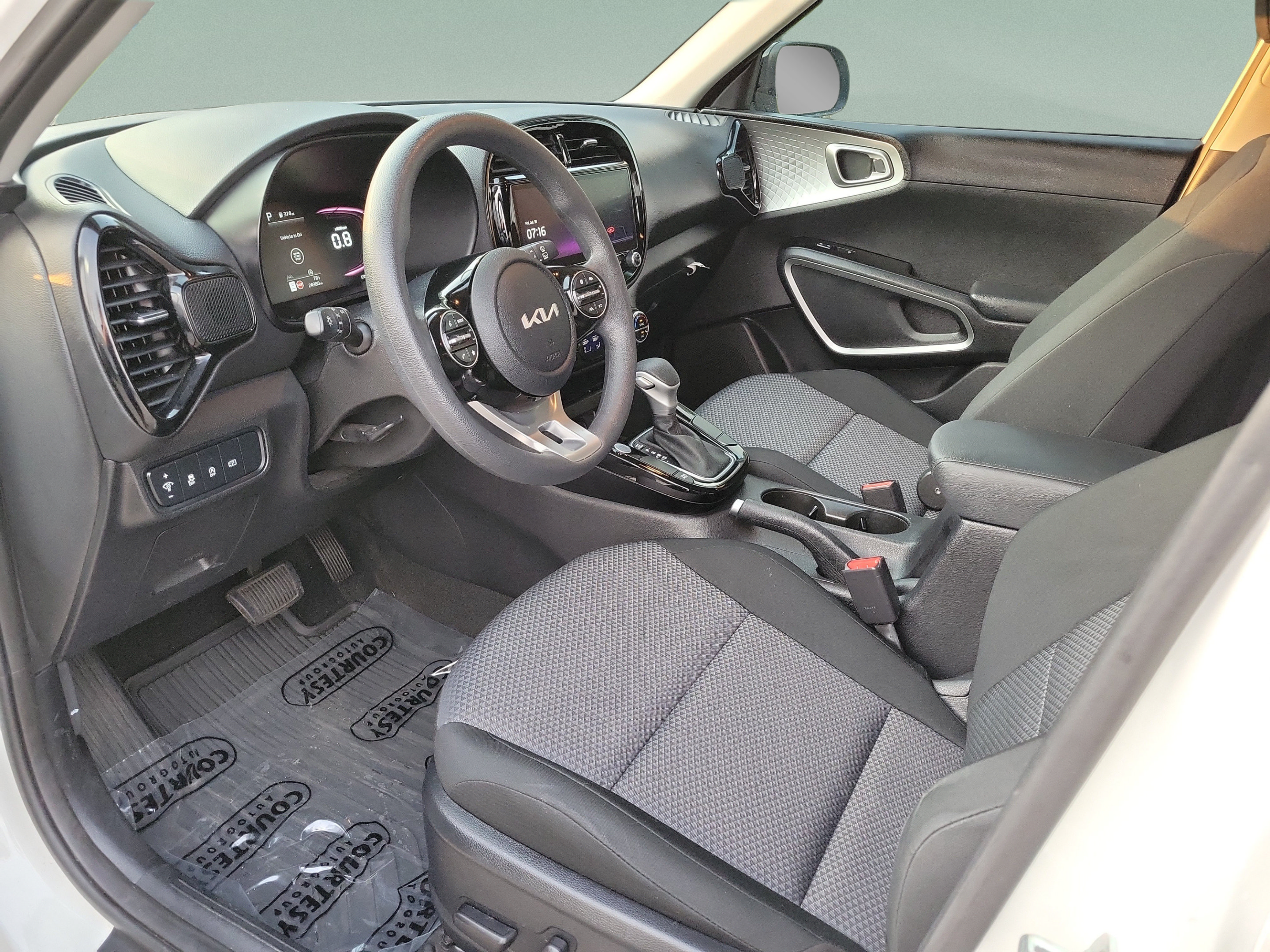 Certified 2023 Kia Soul S FWD image 15