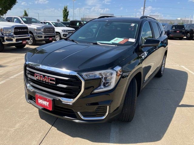 Used 2023 GMC Terrain SLE w/ Driver Convenience Package AWD/4WD image 3