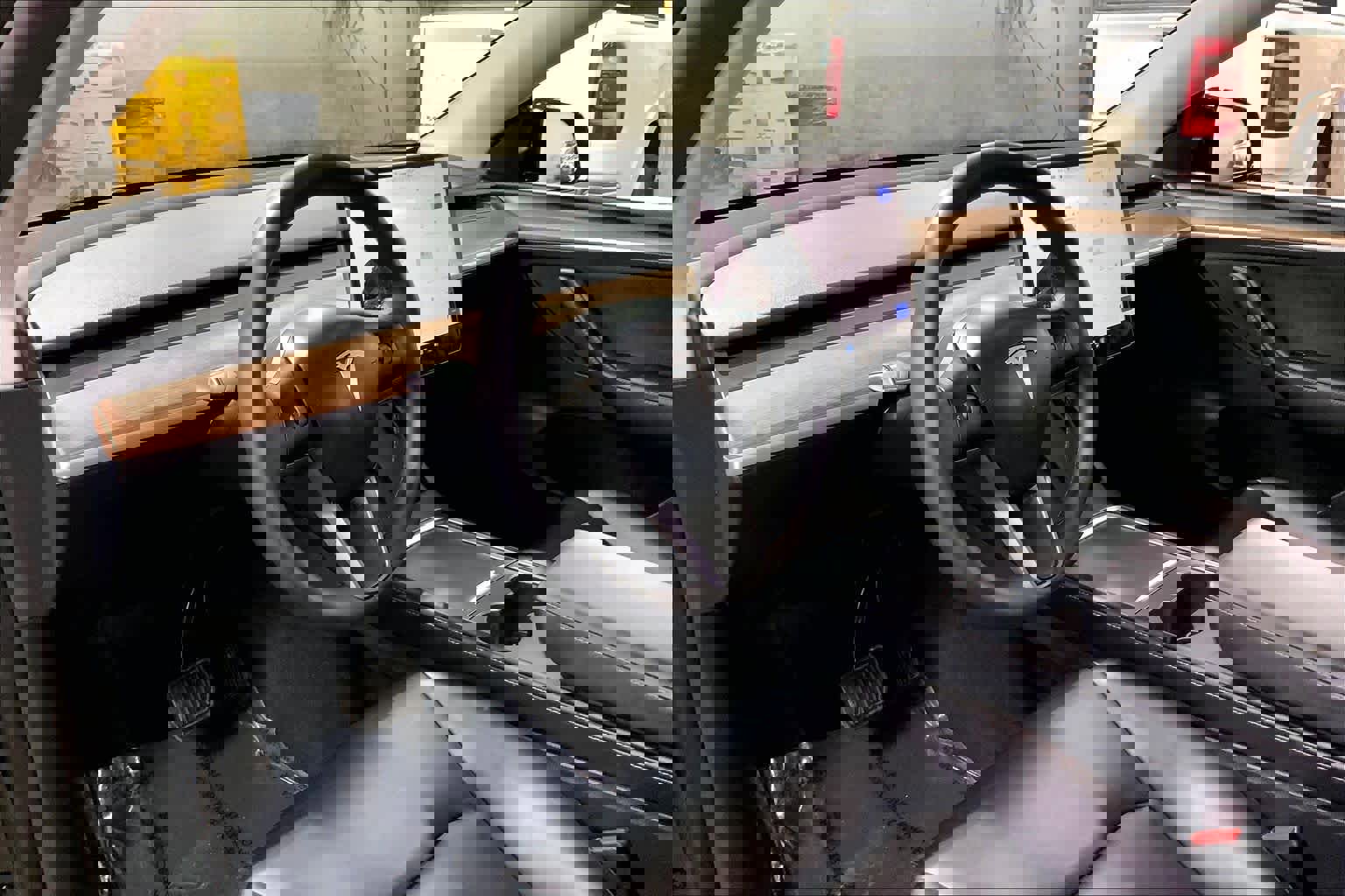 Used 2025 Tesla Model Y Long Range image 18