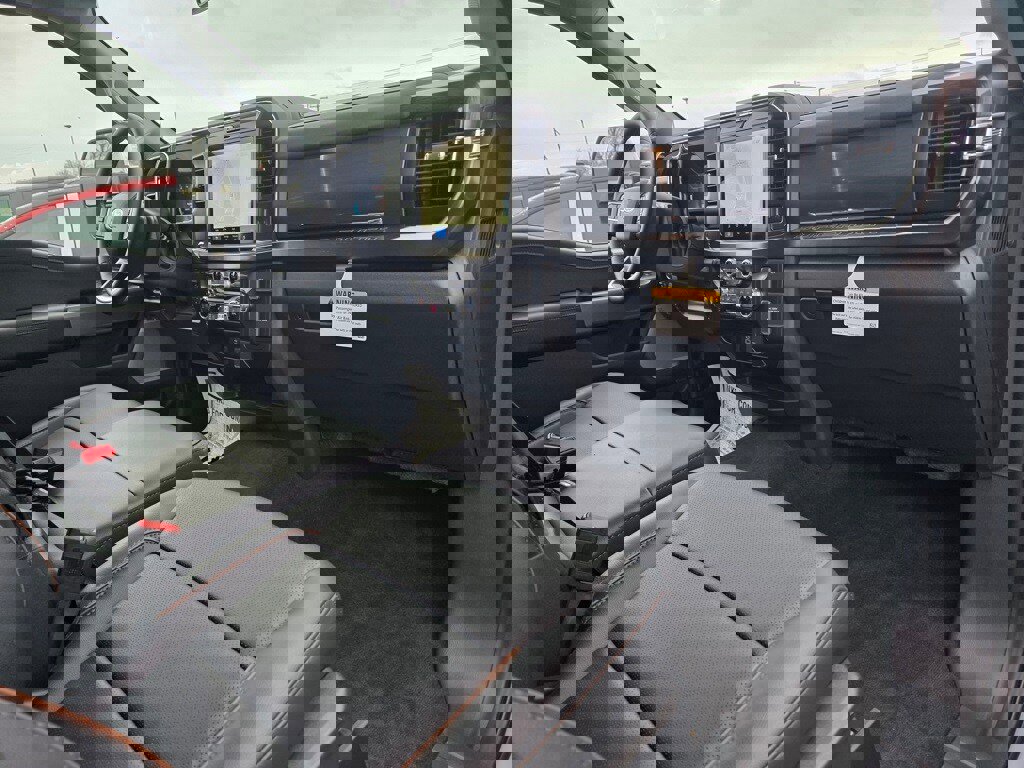 New 2026 Ford F350 Lariat w/ Chrome Package image 25