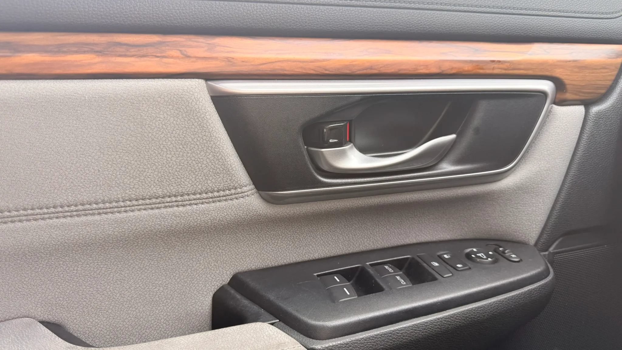 Used 2018 Honda CR-V EX image 26