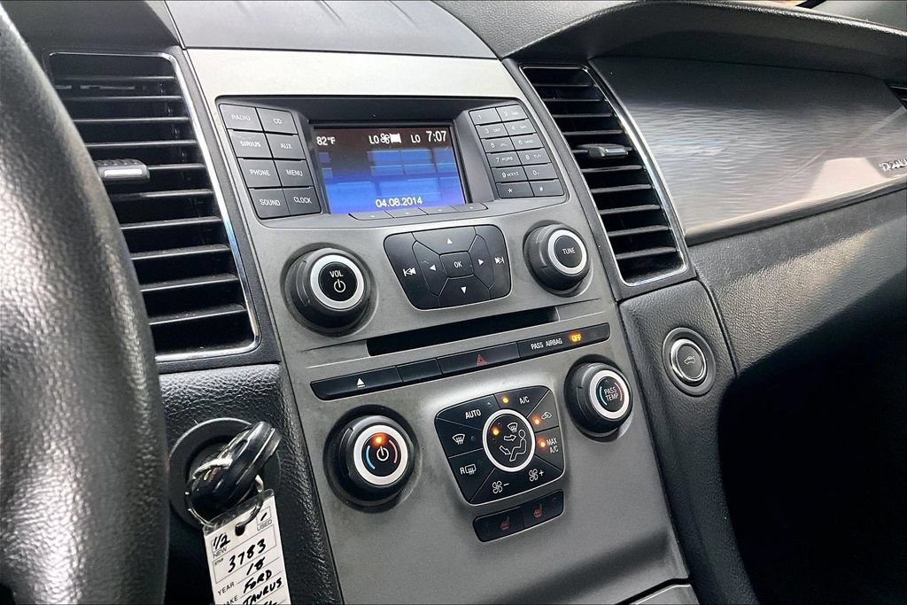 Used 2018 Ford Taurus SEL FWD image 14
