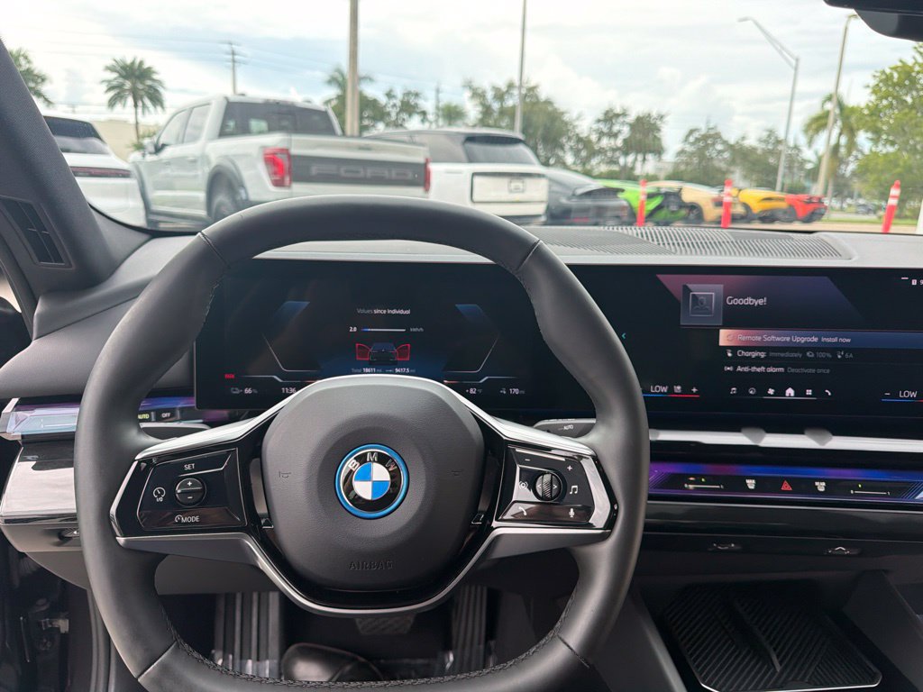 Used 2024 BMW i5 eDrive40i w/ Premium Package RWD image 21