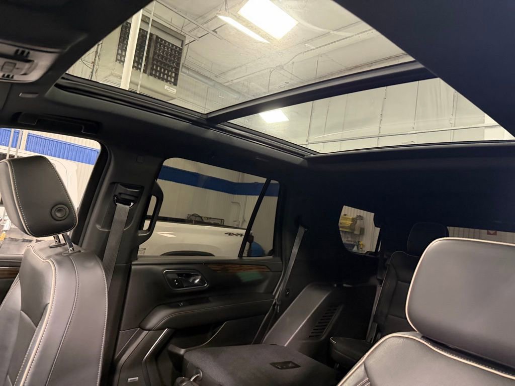 Used 2021 Chevrolet Tahoe Premier w/ Premium Package image 15