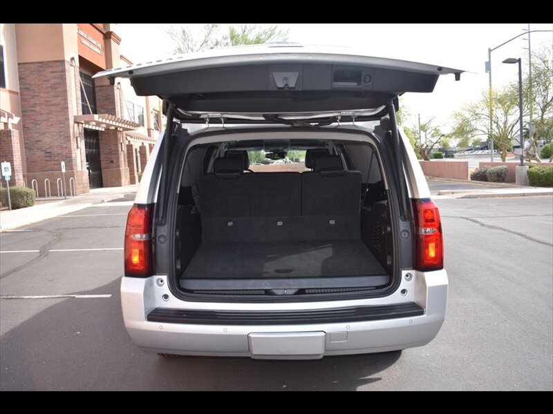Used 2016 Chevrolet Suburban LT w/ Luxury Package RWD image 19