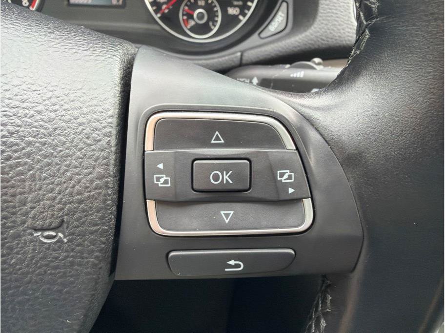 Used 2014 Volkswagen Passat 1.8T SE FWD image 18