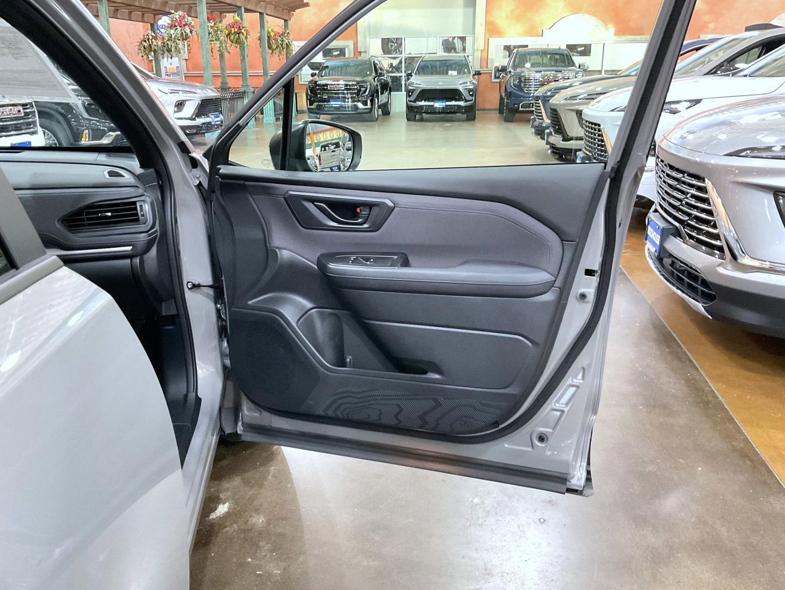 Used 2025 Subaru Forester Premium image 16
